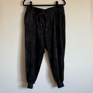 Lou & Grey Petites Black Velour Joggers